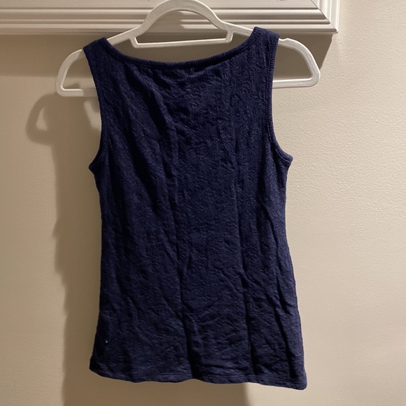 Beautiful Navy size XS sleeveless top Ann Taylor - Picture 2 of 3